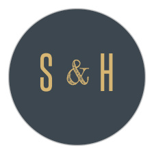 Decorate your wedding stationery, seal envelopes, and our Marvelous Manor Wedding Stickers for little mementos of your big day. Your initials shine against the onyx background in resplendent gold-foil, guaranteeing that these stickers' style will match every decoration.
