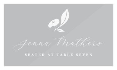 Keep everything flowing simply on your wedding day with the Graphic Wreath Clear Place Cards. 