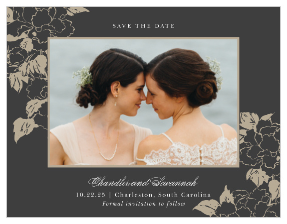 Announce your special day in style with our Garden Roses Save the Date Magnets. 