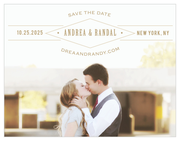 Give guests advance notice with the contemporary elegance of the Diamond Field Save-the-Date Magnets.